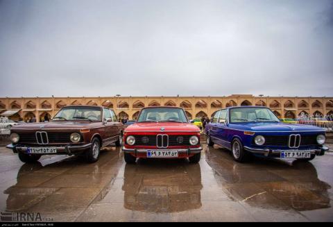 
			
		 همایش خودروهای کلاسیک در میدان امام علی اصفهان (+تصاویر)
		