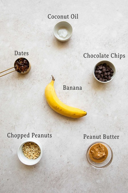 مواد لازم برای تهیه اسنیکرز موز یخ زده نکاتی برای تهیه اسنیکرز موز یخ زده