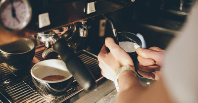 
			
		روش بخار دادن شیر برای قهوه با دستگاه
		