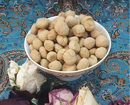 دستور تهیه شیرینی حاجی بادام ؛ شیرینی خوشمزه و سنتی
طرز تهیه حاجی بادام یزدی خوشمزه با آرد نخودچی به روش بازاری