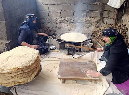 پخت نان روی ساج , پخت نان یوخا , نان یوخا