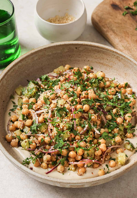 طرز درست کردن سالاد نخود مدیترانه ایطرز تهیه سالاد نخود مدیترانه ایچرا این دستور غذا را دوست خواهید داشت ؟نکاتی برای مواد اولیه :نکات برای تهیه این دستوراین غذا را گسترش دهید و سفارشی کنیدسوالات متداول :سخن پایانی :