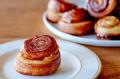 
			
		طرز تهیه نان رول شکری با خمیر هزار لایه
		