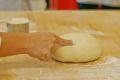 
			
		چگونه با تست انگشت خمیر نان را امتحان کنیم
		