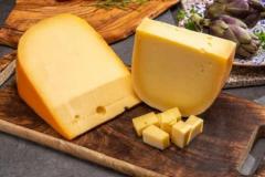 
			
		آشنایی با خواص پنیر چدار؛ دومین پنیر محبوب دنیا
		پنیر چدار چیست و چه کاربردی دارد؟