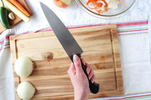 
			
		آشنایی با مهارت های استفاده از چاقو
		