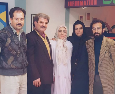 زویا امامی و همسرش در کنار اصغر فرهادی و دیگر هنرمندان زویا امامی, علت مرگ زویا امامی