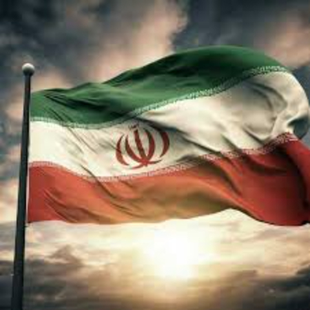 معین و ترانهای برای ایران: ویرانسرا را دوست دارم
اهنگ من این ویرانسرا را دوست دارم