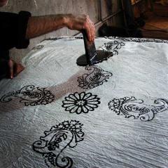 همه چیز درباره چاپ کلاقه ای یا باتیکچاپ کلاقه ای چیست؟انواع چاپ کلاقه یا باتیکابزار و وسایل مورد نیاز برای چاپ کلاقه ایمواد و مصالح مورد نیاز برای چاپ کلاقه ایمراحل تولید چاپ کلاقه ای به چه صورت است؟
