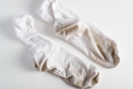 برطرف کردن لکه های سیاه از جوراب, از بین بردن لکه های سیاه از جوراب,روش تمیز کردن لکه های سیاه از جوراب