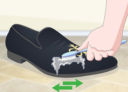 تمیز کردن کفش مخمل از گرد و غبار,نحوه تمیز کردن کفش مخمل