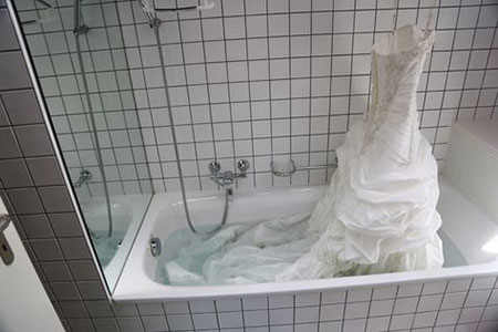 شستن لباس عروس در خانه,روش شستن لباس عروس