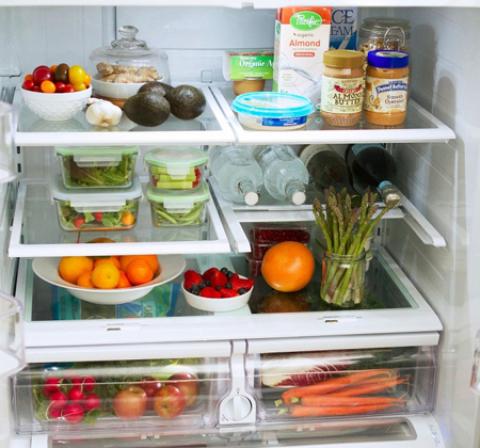 
			
		تمیز کردن یخچال و بسته بندی مواد غذایی
		