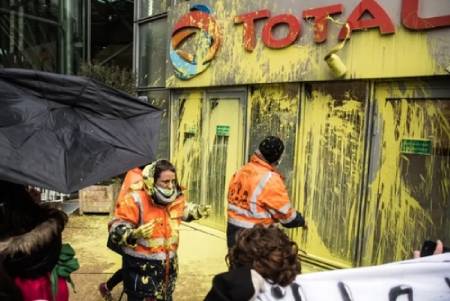 عکسهای جالب,عکسهای جذاب, حمله کارگران
