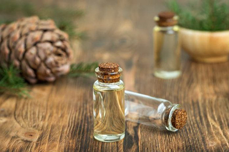 موارد استفاده از روغن ضروری چوب سدر, روغن چوب سدر برای پوست, فواید سلامتی روغن چوب سدر