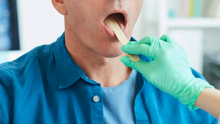 عفونت HPV: وقتی مردان هم در معرض خطرندخطرات عفونت HPV در مردانعلائم HPV در مردانآزمایشها برای عفونت HPV در مرداندرمانهای عفونت HPV در مردانواکسن HPV برای مردان؟چگونه HPV را در یک رابطه مدیریت کنیم؟چگونه از گسترش HPV جلوگیری کنیم؟سوالات متداول درباره HPV در مردانسخن آخر