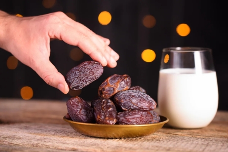 نحوه گرفتن رژیم شیر و خرما عوارض رژیم شیر و خرما, رژیم شیر و خرما, معجون شیر و خرما