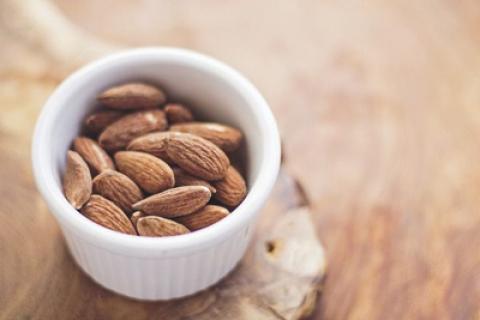 
			
		چه اتفاقی می افتد اگر شما 4 بادام در روز بخورید؟
		