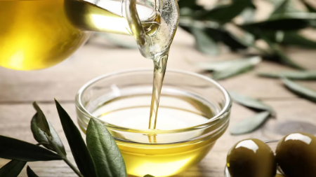 روغن زیتون برای چین و چروک روغن زیتون برای چین و چروک