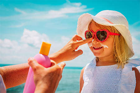 راهنمای خرید ضد آفتاب, ضد آفتاب فیزیکی, ضد آفتاب مناسب برای همه گروه های سنی