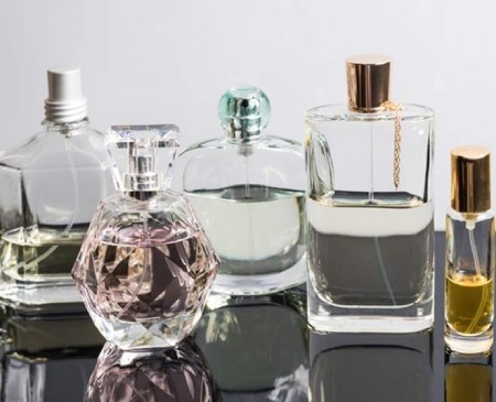 نحوهی استفاده از عطر نحوهی استفاده از عطر