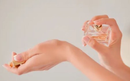 چه زمانی باید از عطر استفاده کرد چه زمانی باید از عطر استفاده کرد