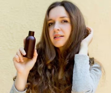 فواید استفاده از روغنهای طبیعی برای موهای خاکستری فواید استفاده از روغنهای طبیعی برای موهای خاکستری