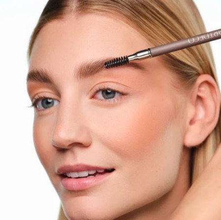 آموزش گریم ابرو برای داشتن ابروهای طبیعی آموزش گریم ابرو برای داشتن ابروهای طبیعی