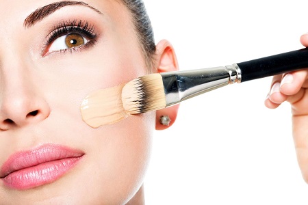 
			
		راه حل‌هایی برای اینکه کرم پودر روی صورت بخوابد
		چکار کنیم کرم پودر روی پوست خوب بنشیند و ماسیده نشود؟ 