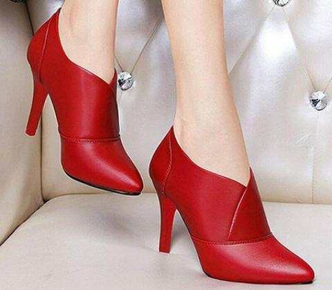 
			
		مدل های کفش قرمز
		