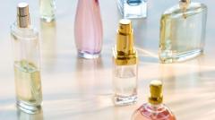 نحوه‌ی صحیح نگهداری و استفاده از عطرنحوه‌ی استفاده از عطر:نحوه‌ی نگهداری از عطر:نکات تکمیلی برای استفاده و نگهداری از عطرباورهای غلط رایج در مورد عطرسوالات متداول درباره راه‌های درست استفاده از عطر و نگهداری از آنسخن آخر: