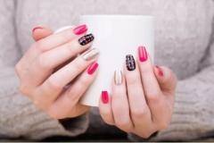 اکریلیک ناخن ، مزایا و معایب آناکریلیک ناخن چیست؟تاریخچه اکریلیک ناخن مزایا و معایب اکریلیک ناخن مراحل اجرای اکریلیک ناخن فنون اکریلیک ناخنمواد استفاده شده در اکریلیک ناخن روش‌های صحیح اجرای اکریلیک ناخن مراقبت و نگهداری از اکریلیک ناخننکات ایمنی در مورد اکریلیک ناخن تفاوت کاشت ژل با کاشت اکریلیکسوالات متداول درباره اکریلیک ناخنسخن پایانی مقاله درباره اکریلیک ناخن 