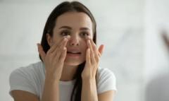 شیوه های طبیعی کنترل ترشح چربی ناحیه Tروش‌های طبیعی کنترل ترشح چربی ناحیه Tسوالات متداول درباره رشح روغن ناحیه T جمع‌بندی: