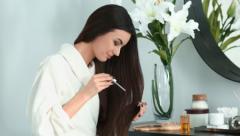 تأثیر روغن‌تراپی بر سلامت موروغن تراپی چیست؟اثرات روغن‌ها بر مو: از منظر علمینکات مهم در استفاده از روغن تراپیسوالات متداول درباره روغن تراپی موهانتیجه‌گیری: