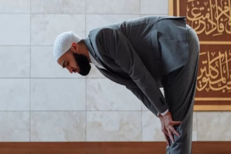 رکوع در نماز: عمق تعبد و ارتباط با خدارکوع چیست؟معنای ذکرهای رکوع :رکوع در قرآن :واجبات رکوع :مستحبات رکوع :