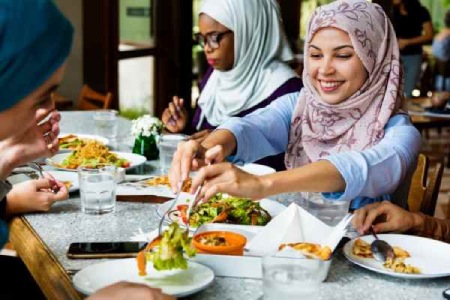 احکام غذا خوردن در رستوران های غیر مسلمانان از نظر اسلامحکم خوردن غذا در رستورانهای غیرمسلمانان از نظر اسلاماصول کلی در خوردن غذا در اسلامبررسی انواع غذاها در رستوران های غیرمسلماناناحکام فقهی درباره خوردن غذا در کشورهای غیرمسلماننکات عملی برای مسلمانان در کشورهای غیرمسلماننظر مراجع درباره غذا خوردن در رستورانهای غیرمسلماناندر پایان :
