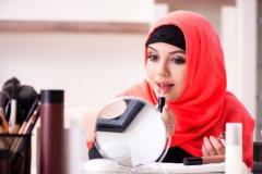 حکم آرایش زنان در اسلام چیست ؟آرایش زنان از دیدگاه اسلام :آرایش زنان در خانه از دیدگاه اسلام :آرایش زنان در برابر نامحرم :نظرات مراجع مختلف تقلید :تفاوت آرایش و زینت :نکات مهم در مورد آرایش زنان :در آخر :