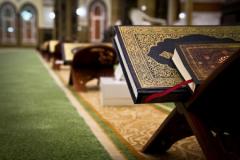 حکم برداشتن و بردن مهر، تسبیح، ظروف و ... از مسجد از نظر مراجعاحکام برداشتن و بردن مهر، تسبیح، ظروف و ... از مسجد :در پایان :