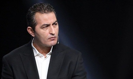 آشنایی با زندگینامه پرویز برومند دروازه بان سابق فوتبال:چکیده ای از بیوگرافی پرویز برومند :آشنایی با بیوگرافی پرویز برومند :شروع فوتبال: دوران باشگاهی: از مهاجمی به دروازه بانی: حرفه ای از سپاهان تا فجر سپاسی :از تیم ملی تا استقلال :دوران ملی :خداحافظی در سن ۴۰ سالگی :زندگی شخصی پرویز برومند :حجازی، اسطوره ام بود :خانه داری :از مهربانی تا عصبانیت :حواشی های پرویز برومند:باشگاه های حرفه ای :تیم ملی :افتخارات :