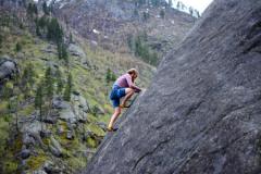 آشنایی با تکنیک‌های پیشرفته صعود قرقرهصعود قرقره – Top Rope Climbing چیست؟تاپ روپاستفاده توسط لیدرهای سنگنوردیتجهیزاتنقاط ثابتخودکار بلایتاپ روپ انفرادیاستفاده در یخ‌نوردیسوالات متداول درباره صعود قرقره – Top Rope Climbingسخن پایانی