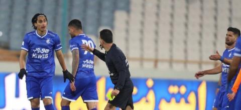 
			
		واکنش نادری درباره انتقال از پرسپولیس به استقلال/ تماس فرهاد مجیدی با مهدی قایدی
		