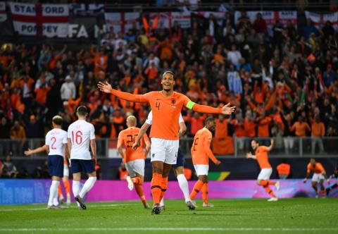 
			
		هلند با شکست انگلیس رقیب پرتغال در بازی فینال شد
		