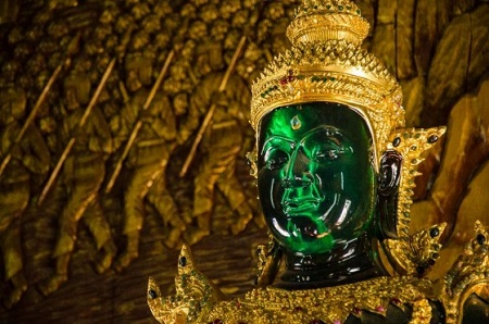 جاذبه های گردشگری, معبد تایلند, تاریخچه ی معبد زمرد