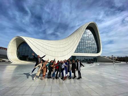 
			
		12 معماری خیره کننده در آذربایجان که توجه شما را جلب می کند
		