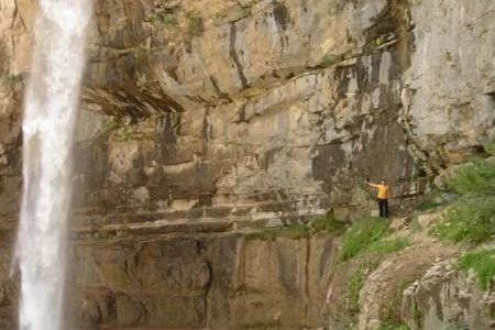 آبشار پی دنی: مکانی برای لذت بردن از طبیعت آبشار پی دنی کجاست؟روستای خفرمسیرآبشار پی دنیمشخصات کلی آبشار پی دنیسوالات متداول درباره آبشار پی دنیسخن پایانی مقاله آبشار پی دنی