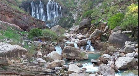 آبشار تنگه رود قر اصفهان آبشار تنگه رود قراصفهان