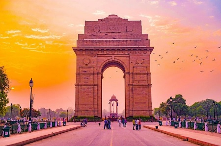 
			
		دروازه هند: یادبود جنگ سر به فلک کشیده در دهلی
		معرفی دروازه هند دهلی، مهم ترین بنای ملی جنگ جهانی اول 
