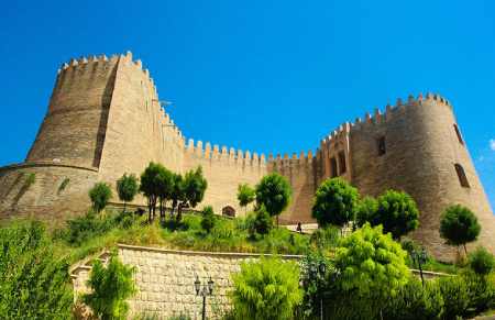 مکانهای تاریخی لرستان,جاذبه های گردشگری لرستان,قلعه فلک الافلاک