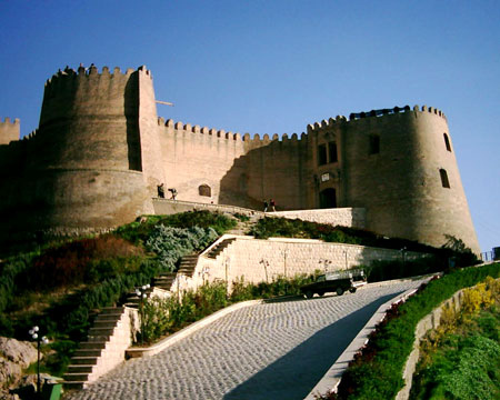مکانهای تاریخی لرستان,جاهای دیدنی لرستان,عکس های قلعه فلک الافلاک