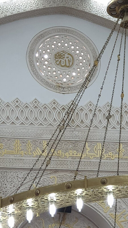 معماری داخلی مسجد ذوقبلتین,تصاویری از مسجد ذوقبلتین,علت نام گذاری مسجد ذوقبلتین